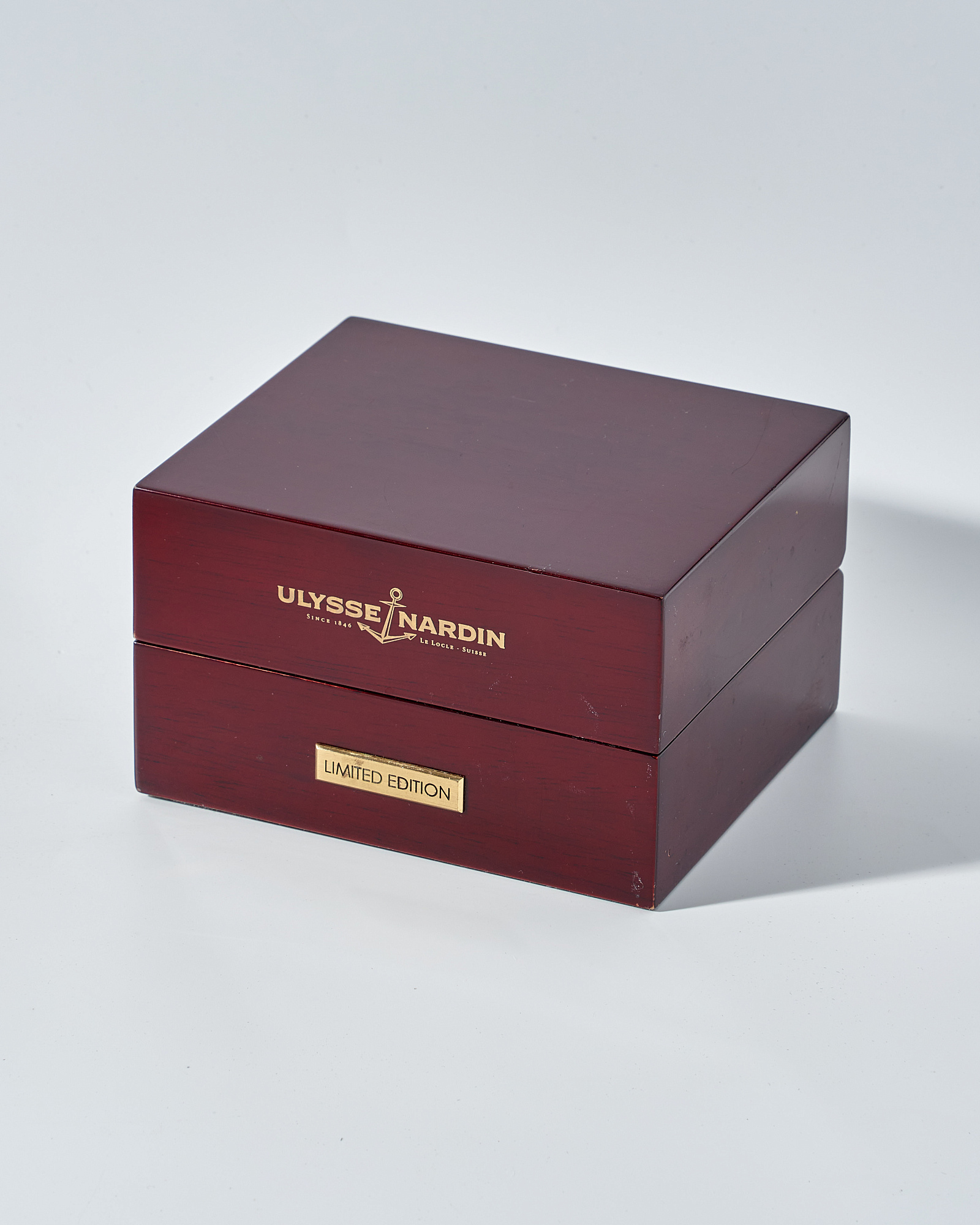 UN Limited Edition Box