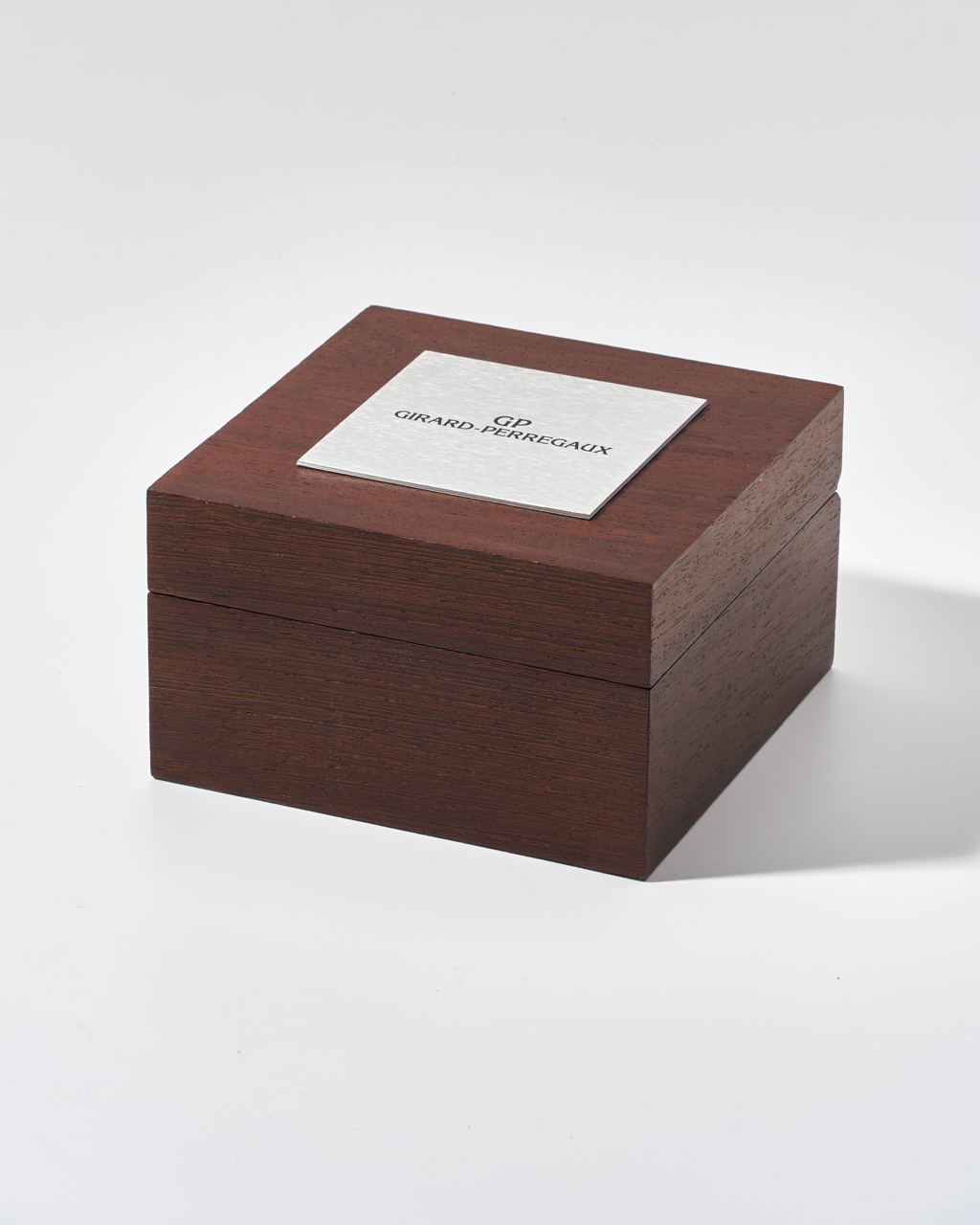 Girard Perregaux Box