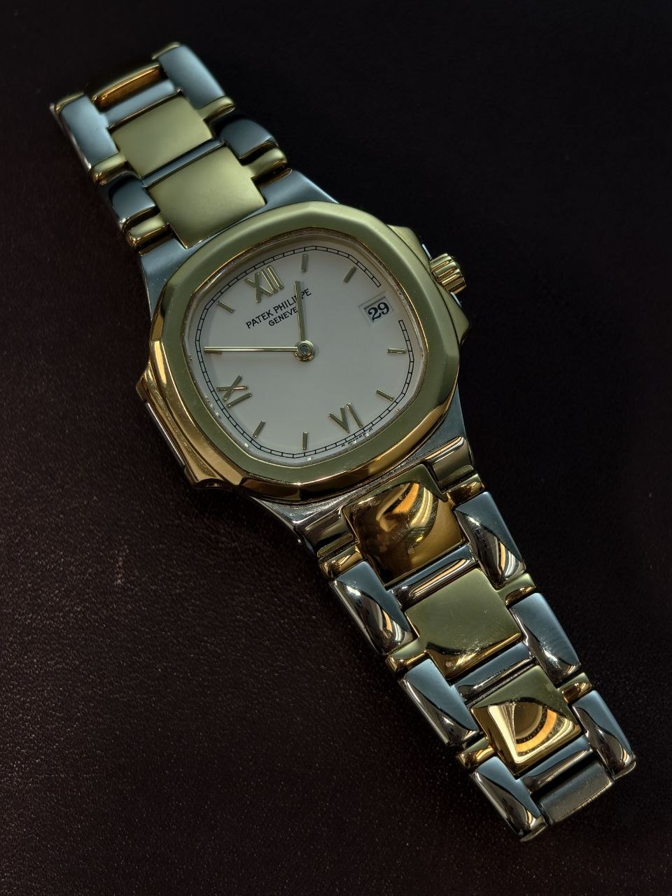 Patek Philippe Nautilus 4700 Ladies