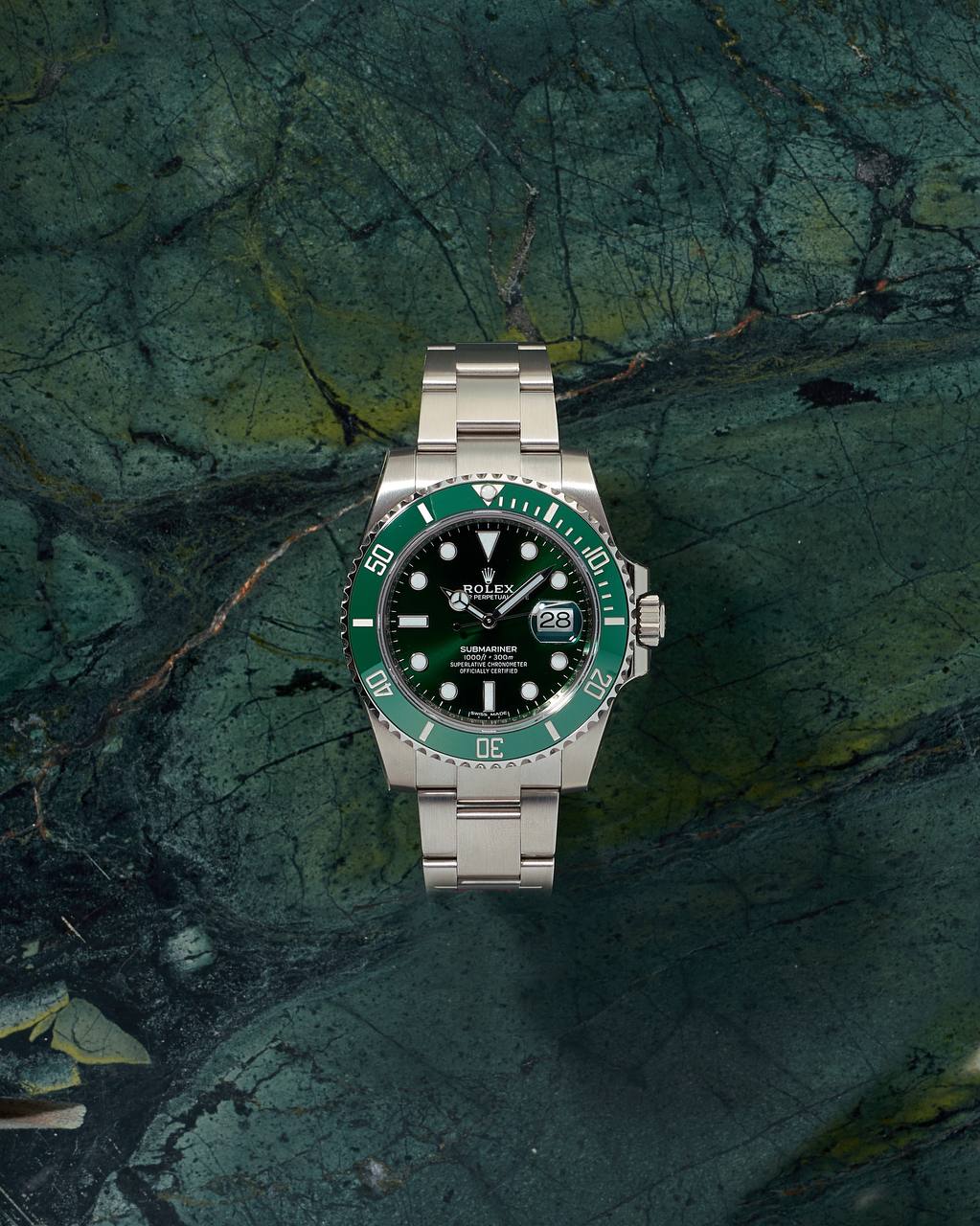 Rolex Submariner Date Hulk 116610LV NEW 