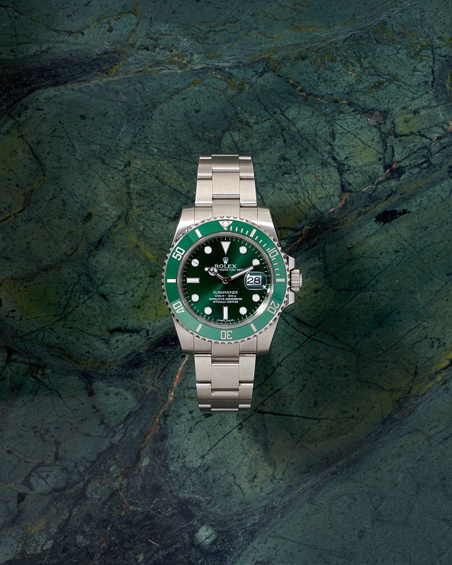 Rolex Submariner Date Hulk 116610LV NOS