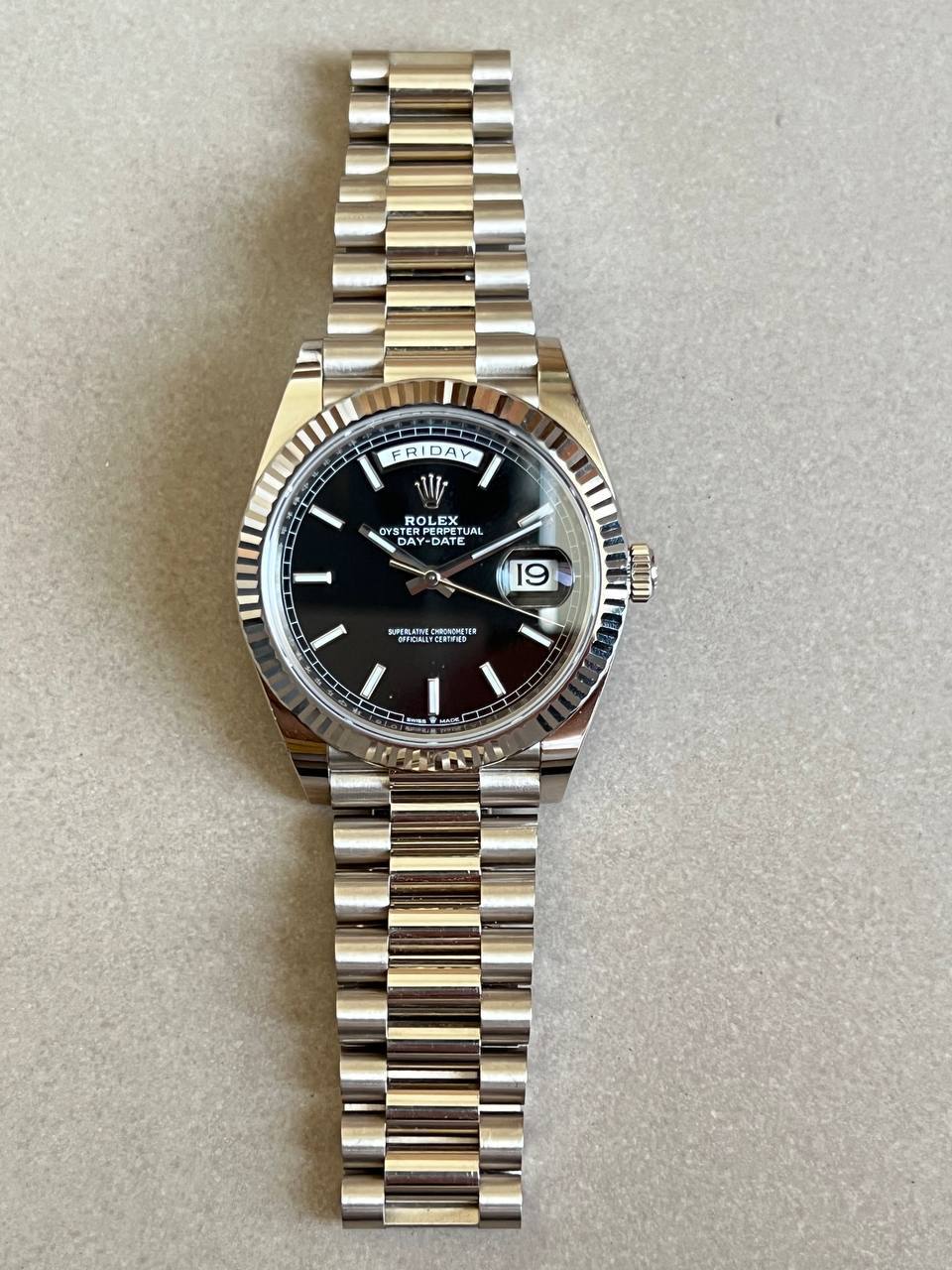 Rolex Day-Date 40 mm President White Gold Black Dial 228239