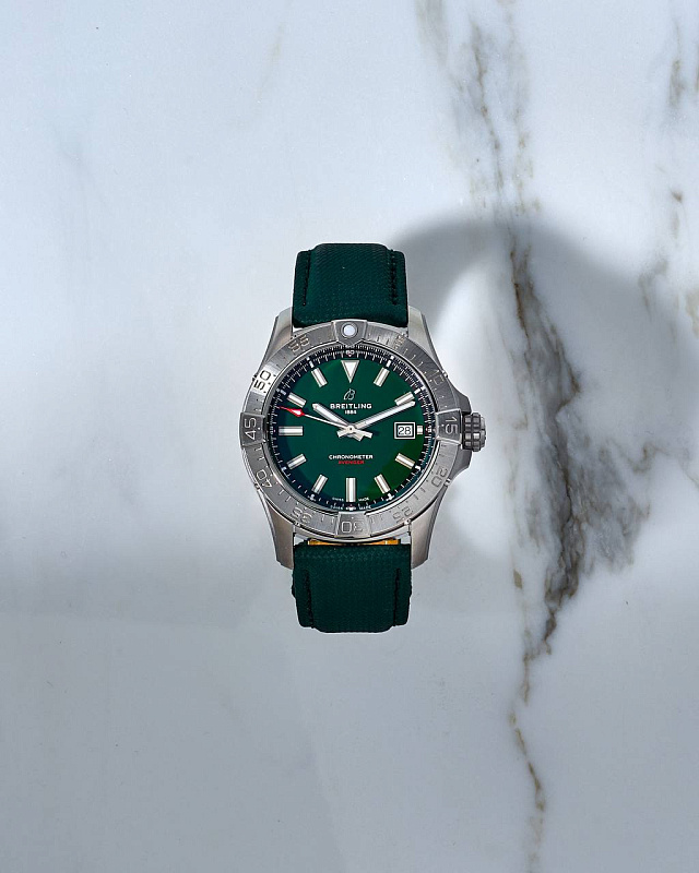 Breitling  Avenger Automatic 42mm