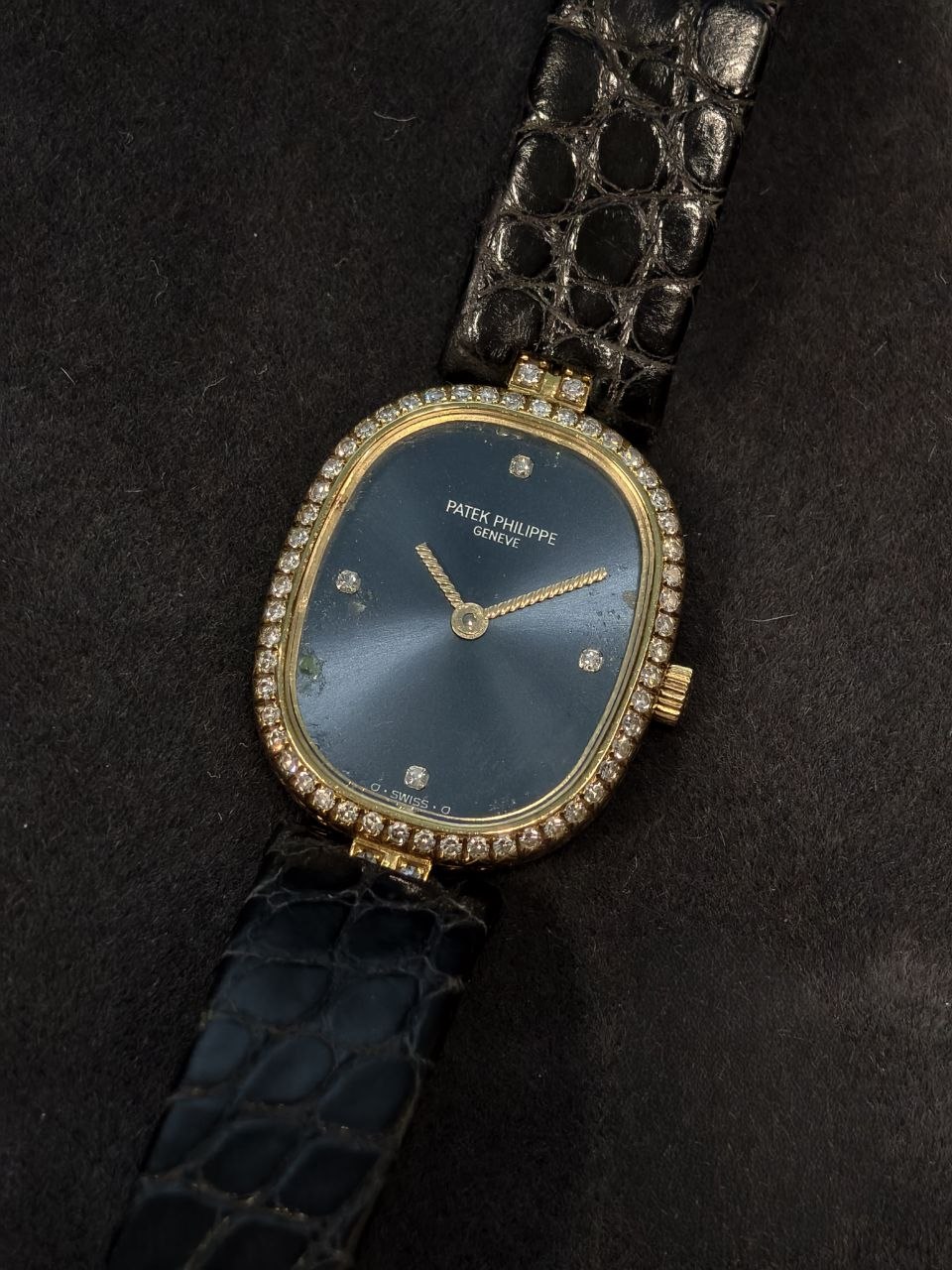 Patek Philippe Golden Ellipse Diamond 4698