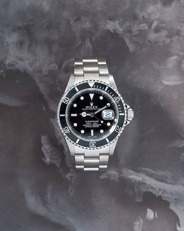 Rolex Submariner Date 40mm 16610