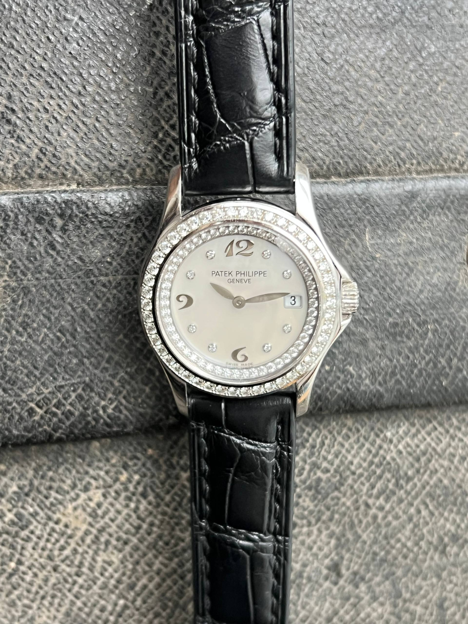  Patek Philippe Lady's Calatrava Diamond MoP Dial White Gold 4906