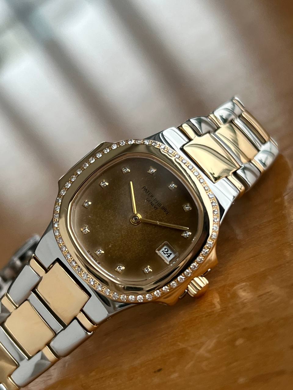 Patek Philippe Nautilus 4700 Steel&Gold Champagne Diamond Dial