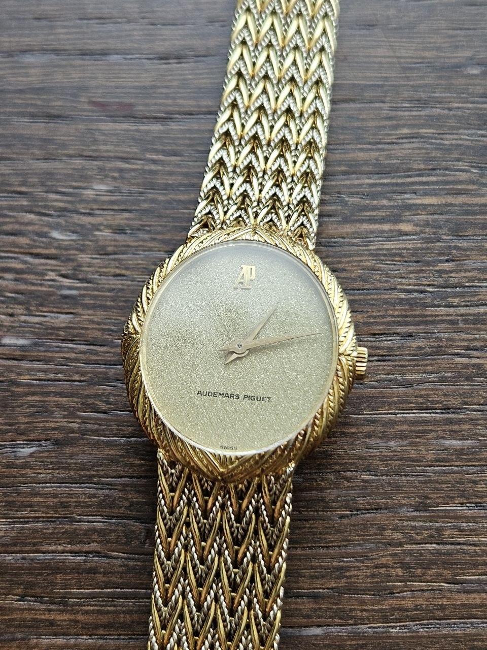 Audemars Piguet Oval Gold Dial BA8881