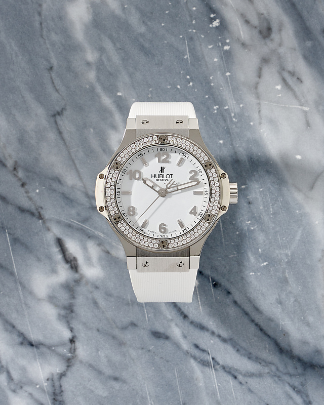 Hublot Big Bang White Diamonds 38mm