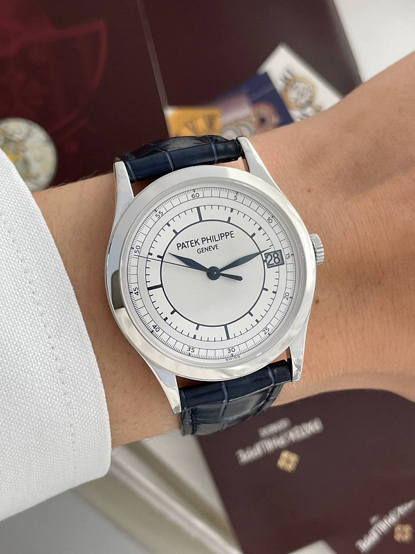 Patek philippe calatrava 5296 sale